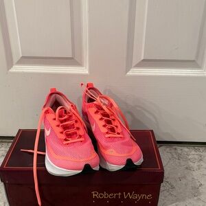 Nike Women's Bright Pink Sneakers